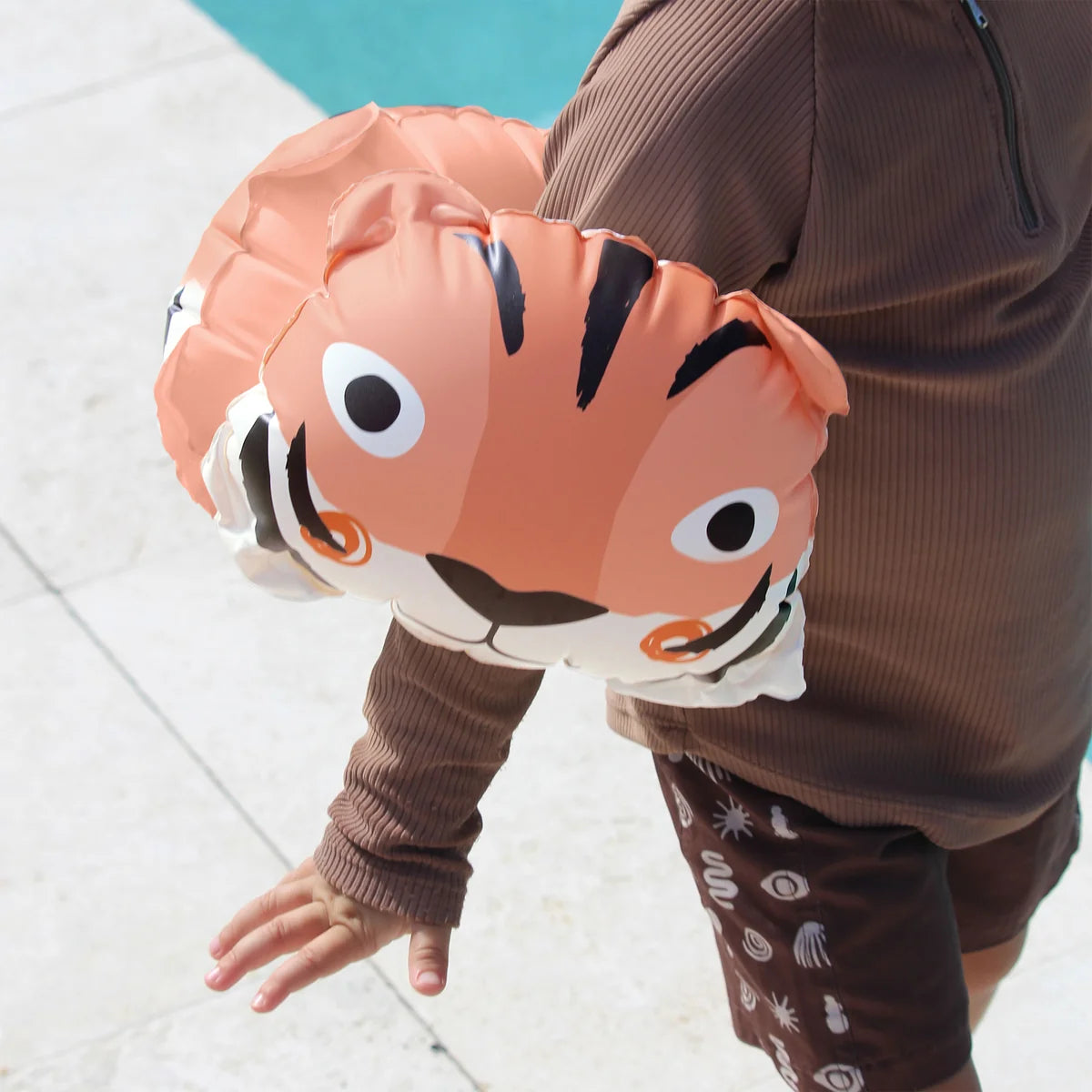 Sunnylife Inflatable Arm - Tino the Tiger Clay