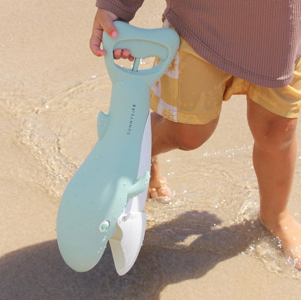 Sunnylife Whale Sand Claws Green